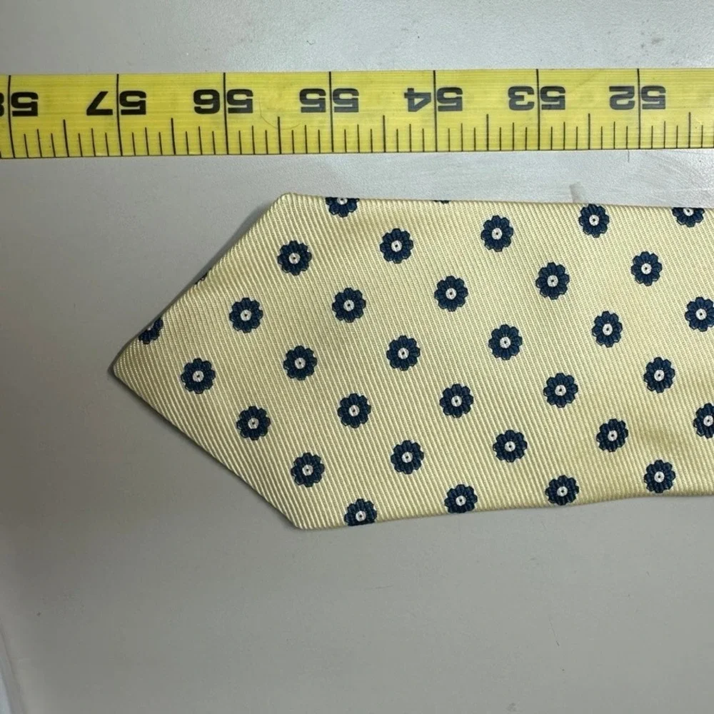 Lord & Taylor Kensington Silk Tie Yellow Navy Floral Medallion English Twill
